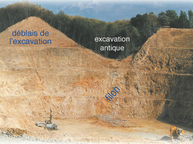 Mine à ciel ouvert de Lauriéras recoupant une aurière antique